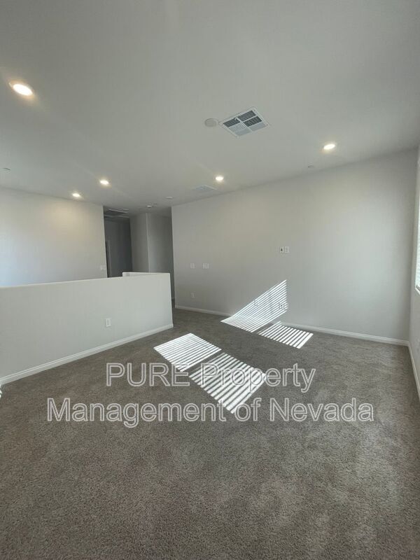 Building Photo - 9339 Observatory St