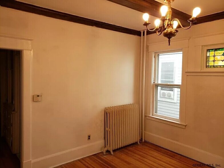 Building Photo - 823 Myrtle Ave