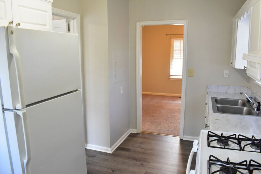 Building Photo - 2774 Blount St