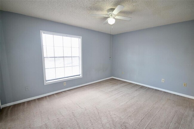 Building Photo - 3283 Oak Lake Pl
