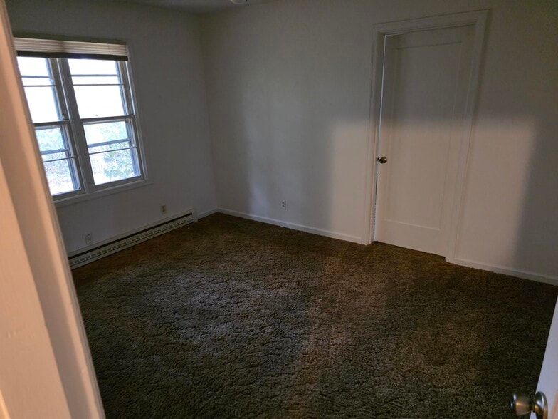 Building Photo - 14020 S Pacific Hwy W