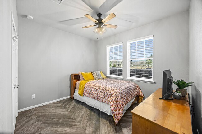 Building Photo - 126 Polar Bear Trl