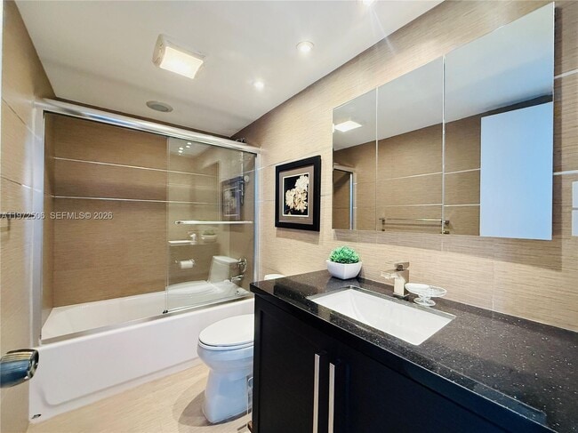 Building Photo - 3140 S Ocean Dr