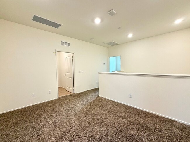 Building Photo - 2 bedroom 2.5 Bathroom Home with a LOFT located in the heart of Menifee!