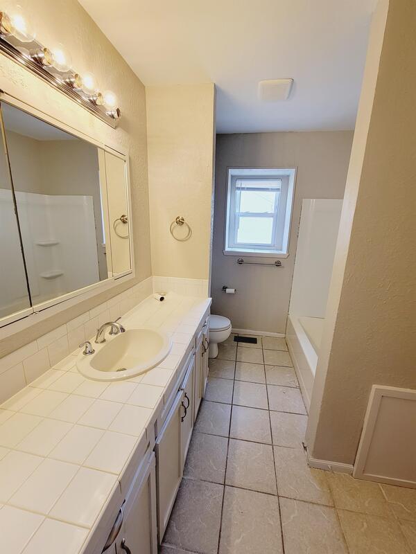 Building Photo - 1744 S Lark Ln