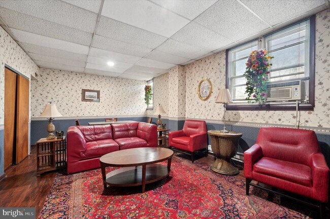 Building Photo - 230 N 65th St