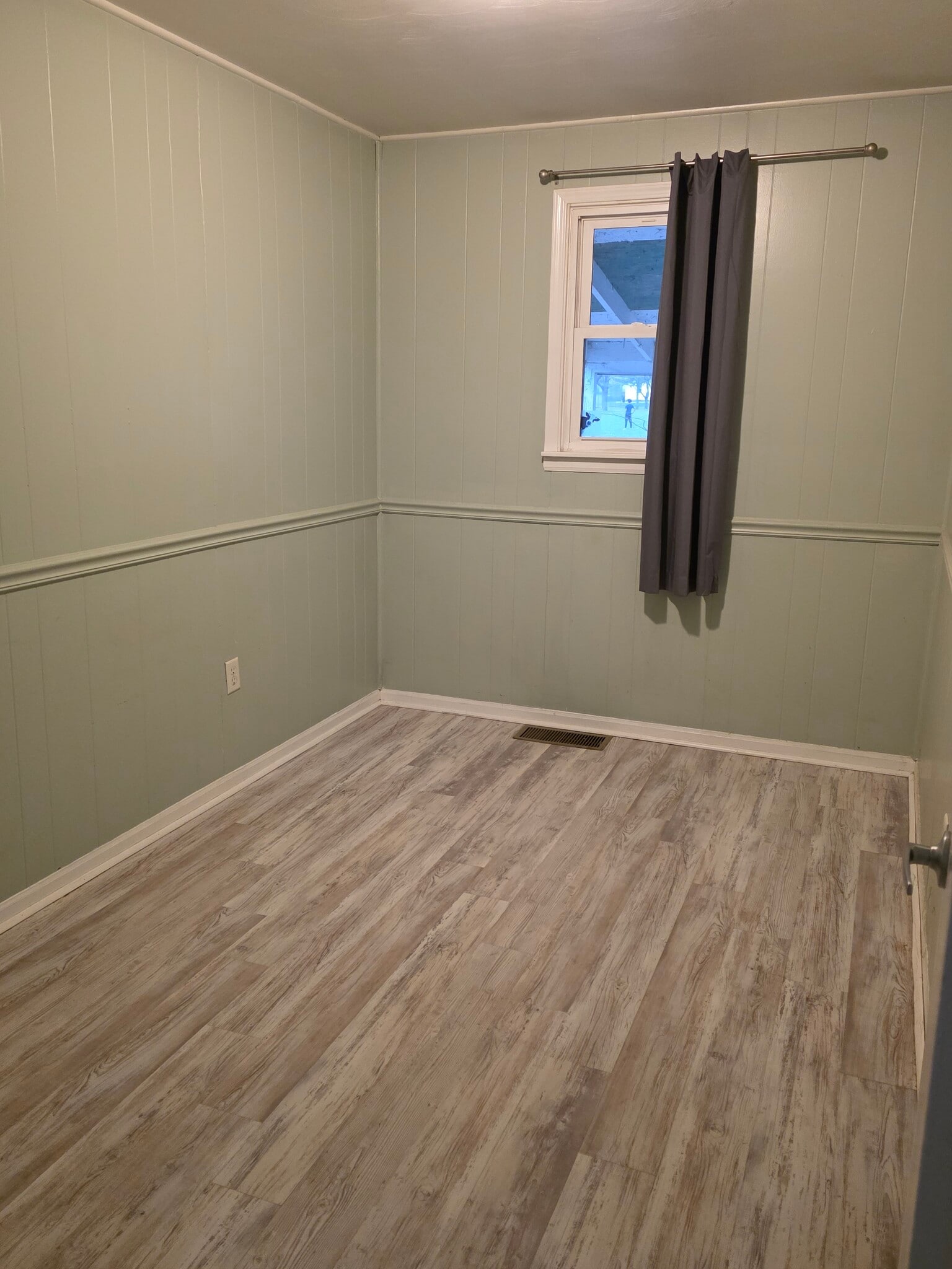 Building Photo - 209 W Green St