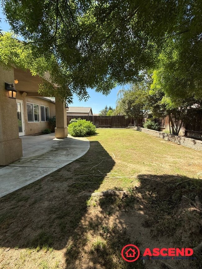 Building Photo - ** Move In Special! **Charming Home in Olive Dr Area!