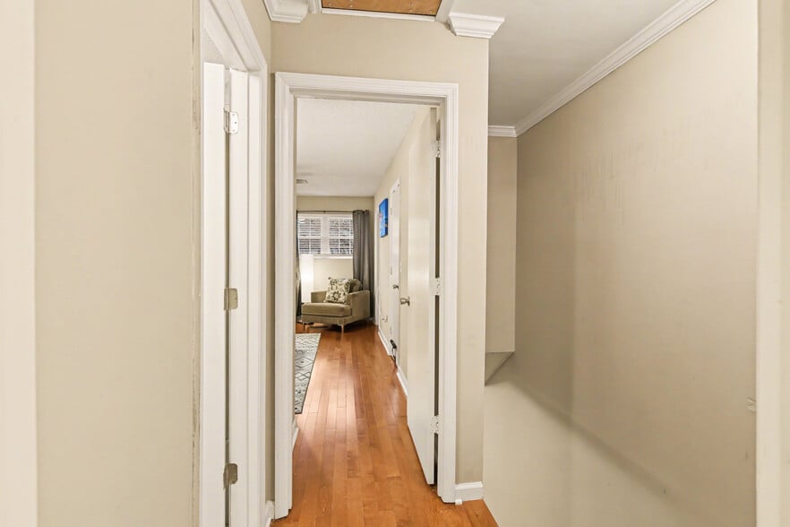 Building Photo - 507 Stinson Dr