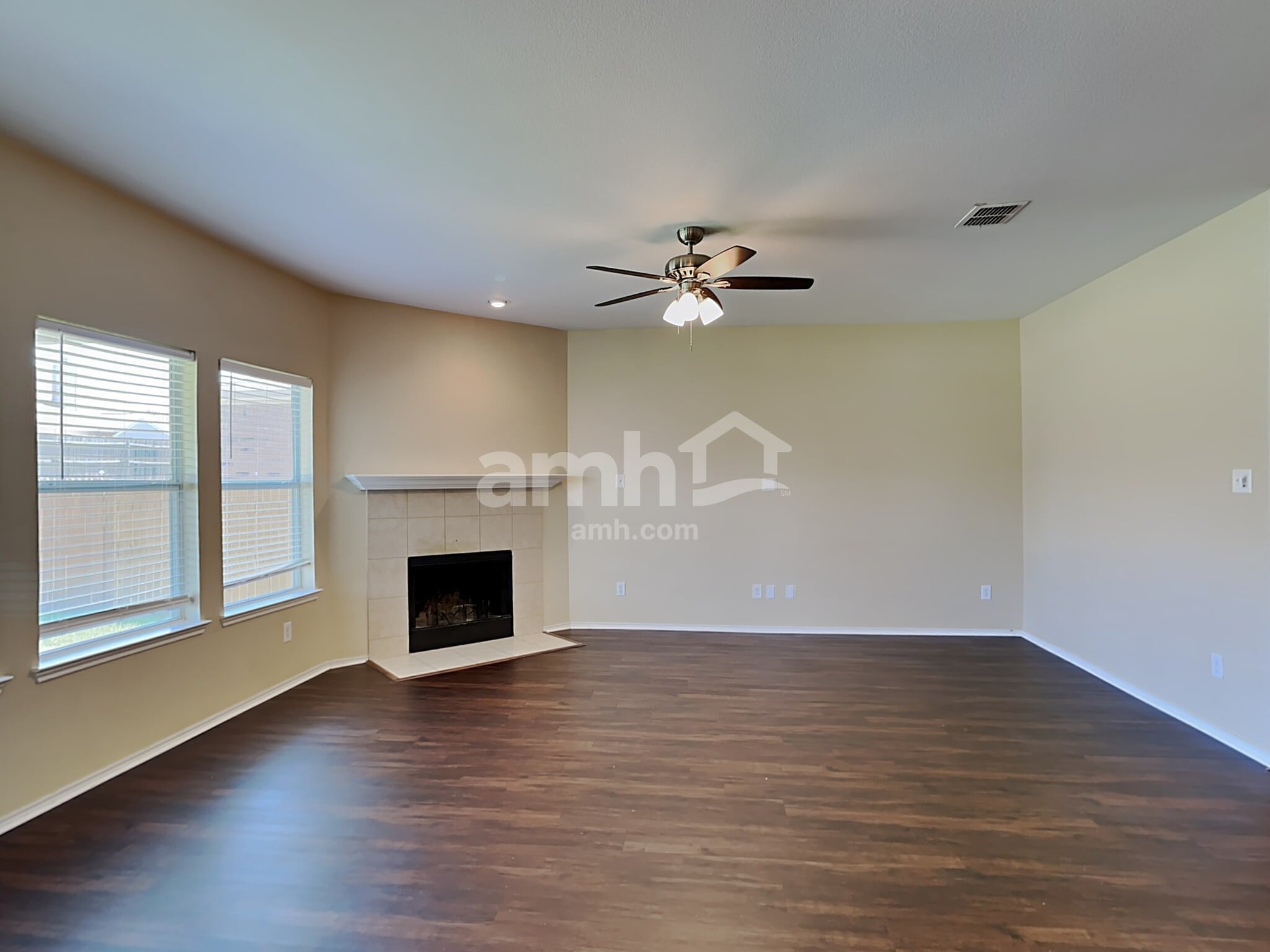 Building Photo - 1003 Utopia Ln