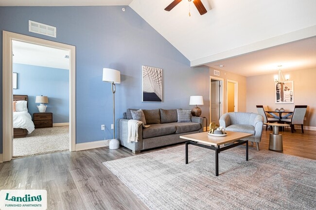 Building Photo - 305 Laredo Dr