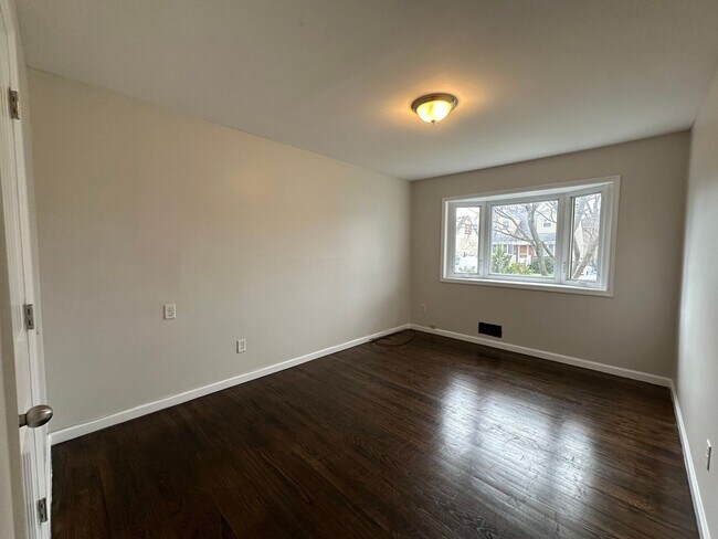 Building Photo - 1 Carteret St