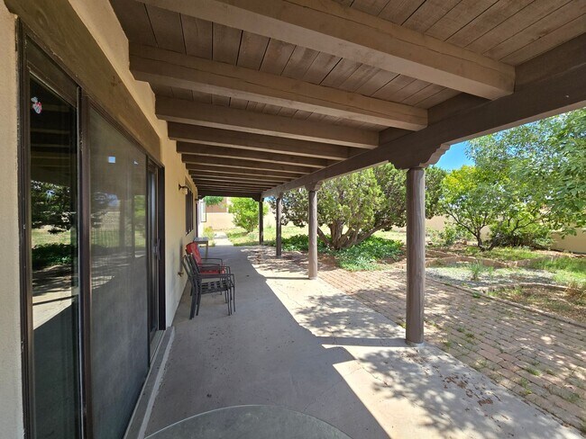 Building Photo - 19 Camerada Rd