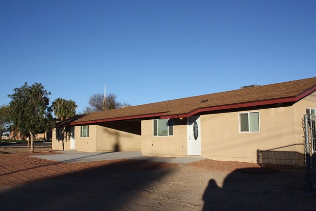Building Photo - Flint Duplex