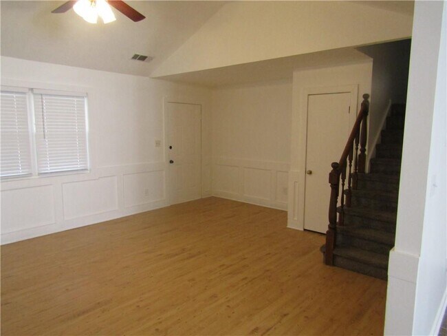 Building Photo - 1106 Westwood Pl SW