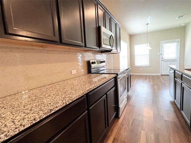 Building Photo - 104 Lassy Cove