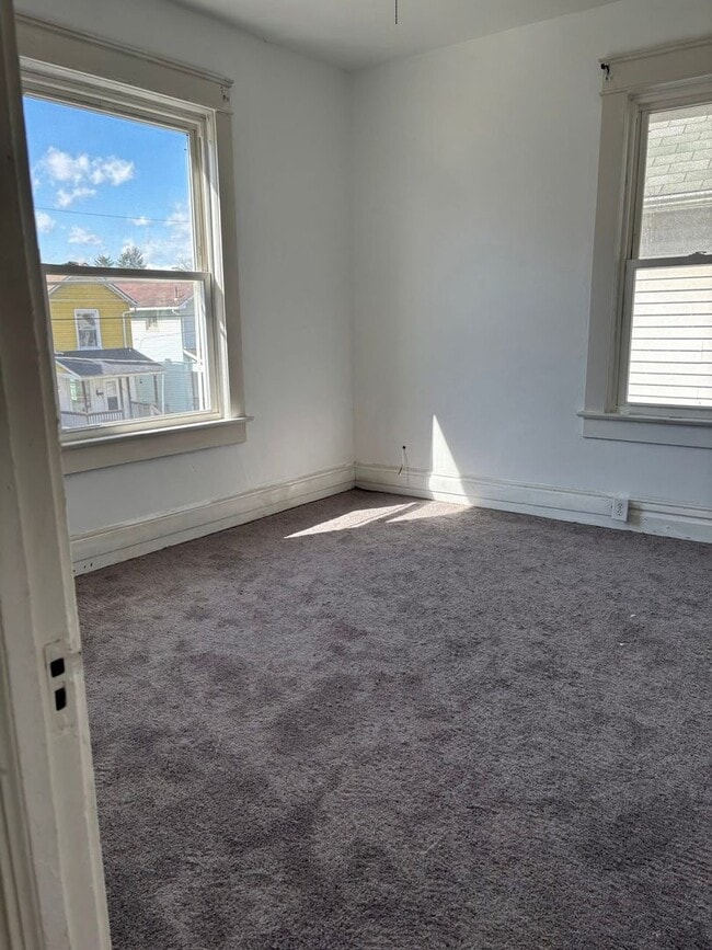 Building Photo - 2 Bedroom 1 Bath House