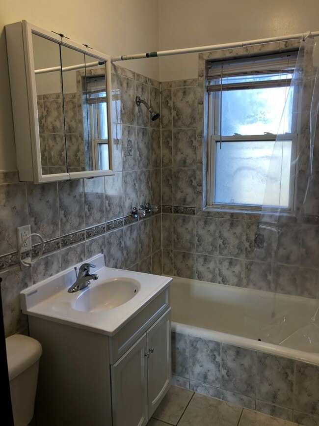 Building Photo - 4018 W Cortland St