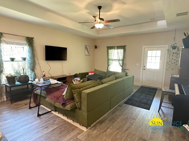 Building Photo - Beautiful 3 Bedroom Home in Milton!