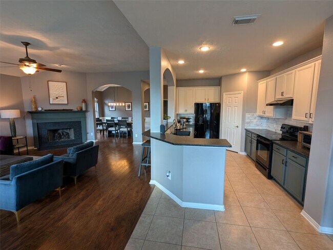 Building Photo - 24807 Blane Dr