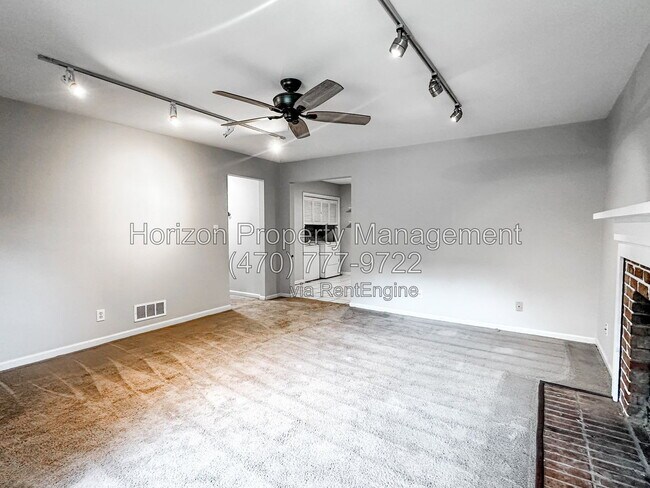 Building Photo - 4925 Farmstead Ct NE