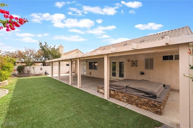 Building Photo - 812 Seco Verde Ave