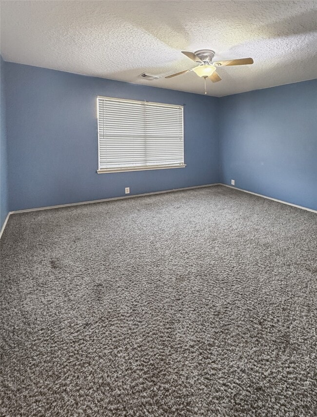 Building Photo - 18707 Woodbreeze Dr