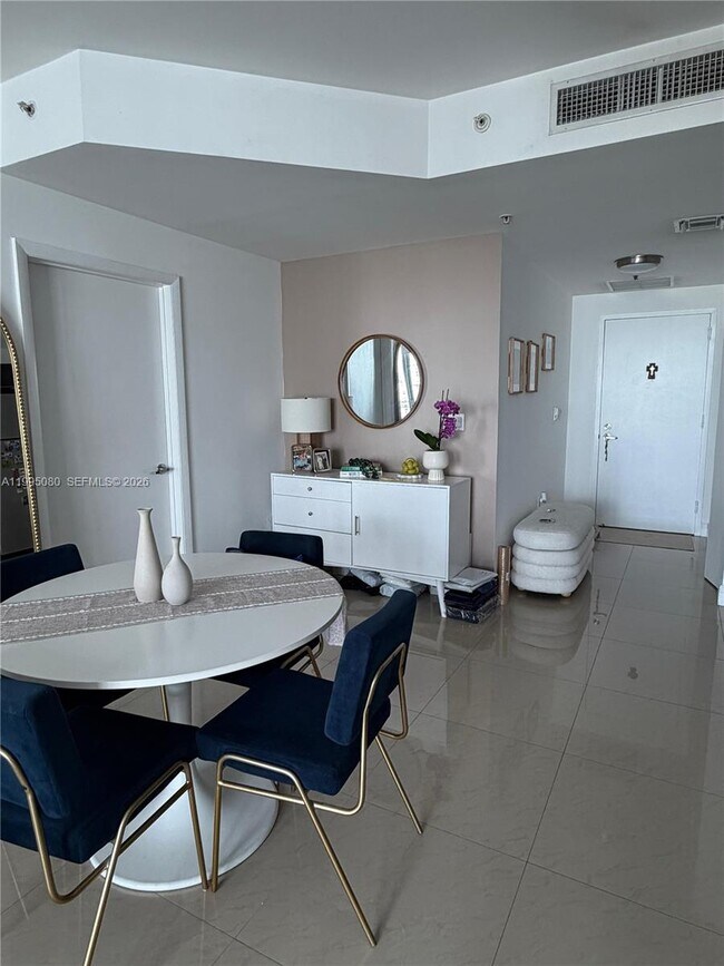 Building Photo - 90 SW 3rd St