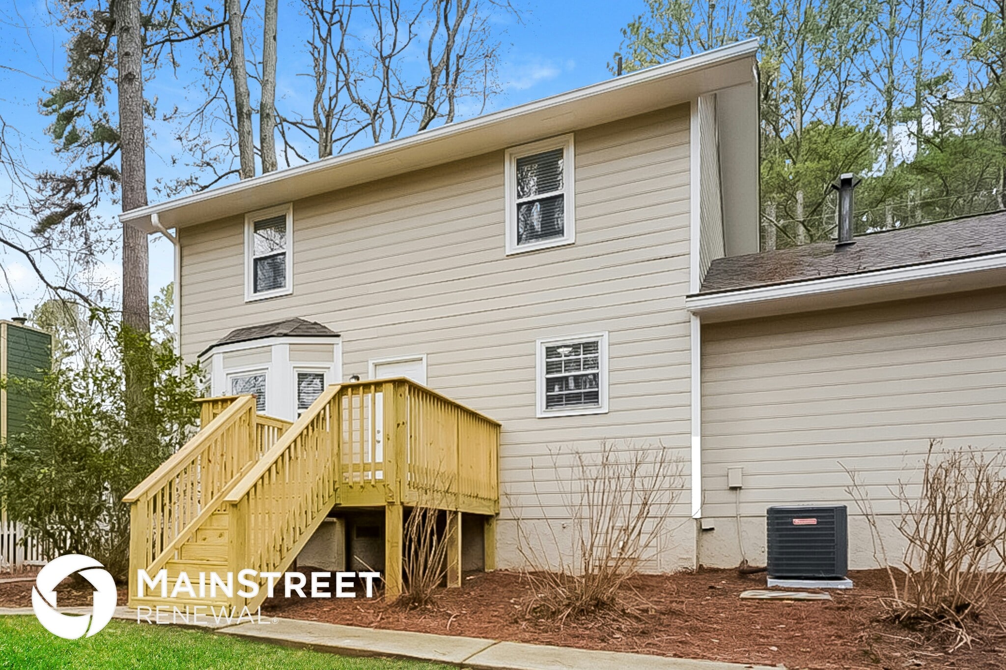 Building Photo - 2440 Hillboro Cir S W