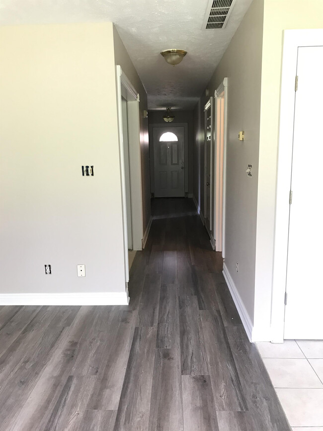 Building Photo - 7878/7884 Andee Ln