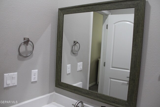 Building Photo - 754 Flexford St