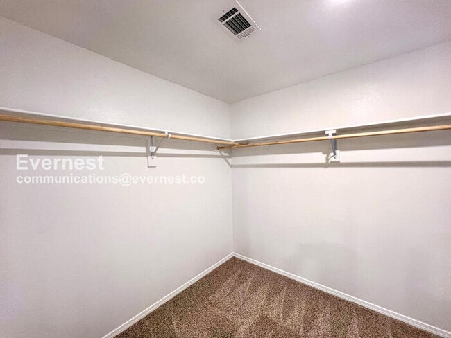 Building Photo - 1607 Ridgefield Cir