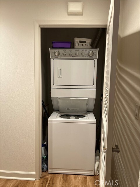 Building Photo - 1100 Spectrum