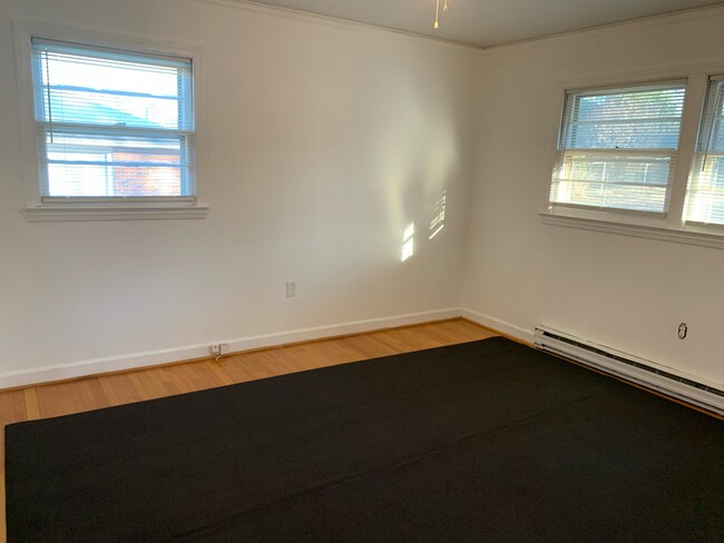 Master Bedroom - 2818 Leconte Rd