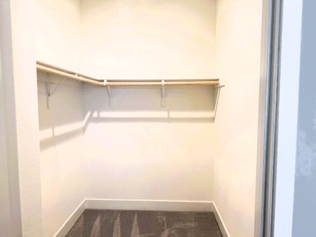 Building Photo - Modern Tri-Level Townhome in Prime Hayward...