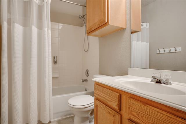 Building Photo - 9940 Carter Dr
