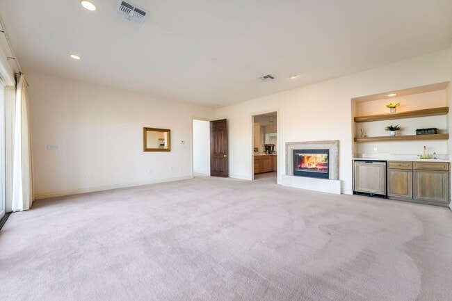 Building Photo - Luxury Lake Las Vegas Estate in Guard-Gated SouthShore Community!