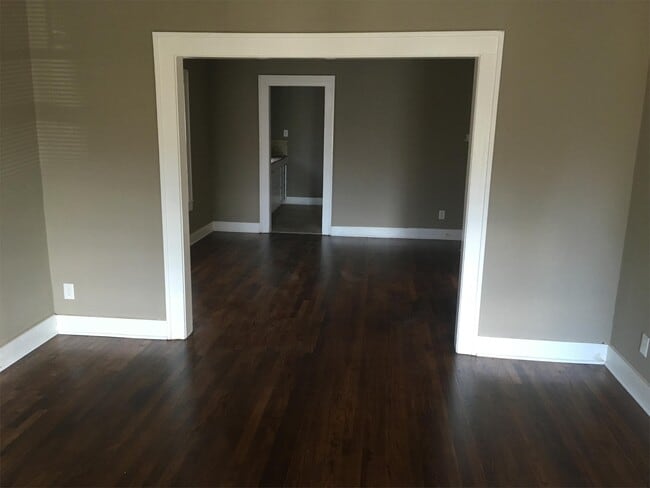 Building Photo - 1409 W Archer St