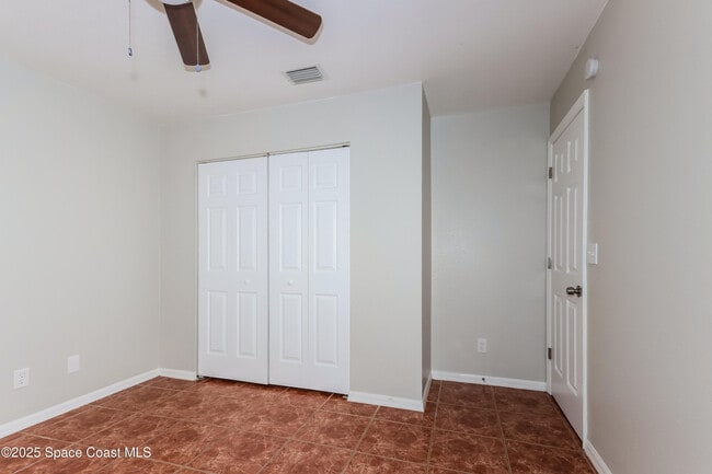 Building Photo - 1545 20th Ave SW