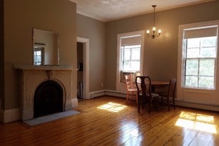 Building Photo - 178 Bowen St