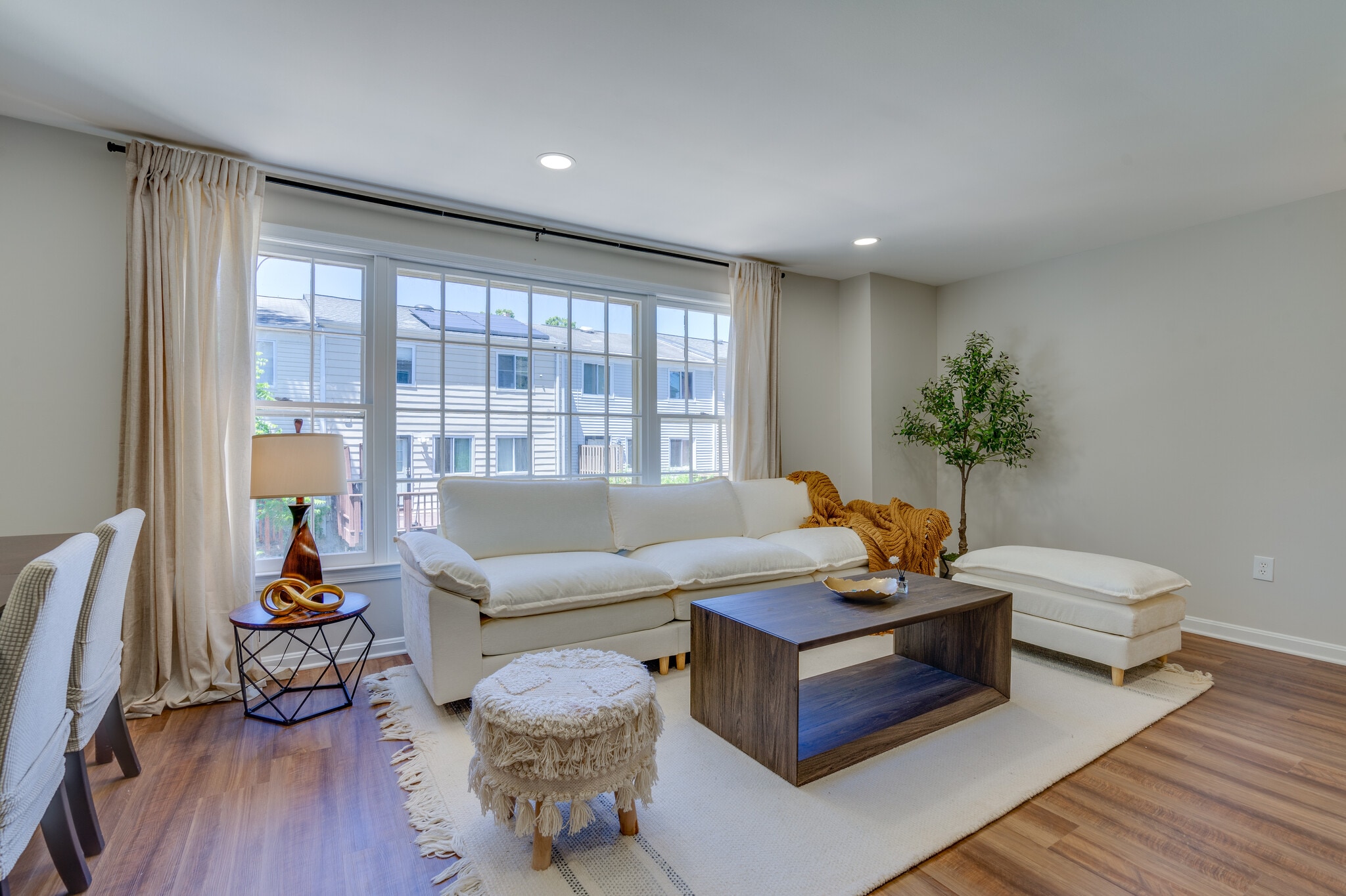 Living Room - 8056 Central Park Dr