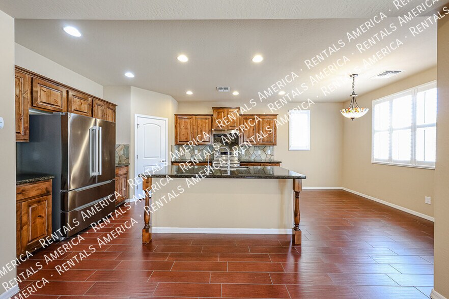 Building Photo - 3575 S Jasmine Dr