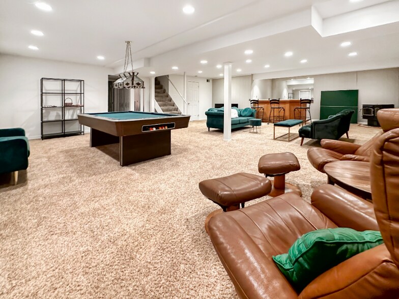 Building Photo - 6636 Isle of Skye Dr