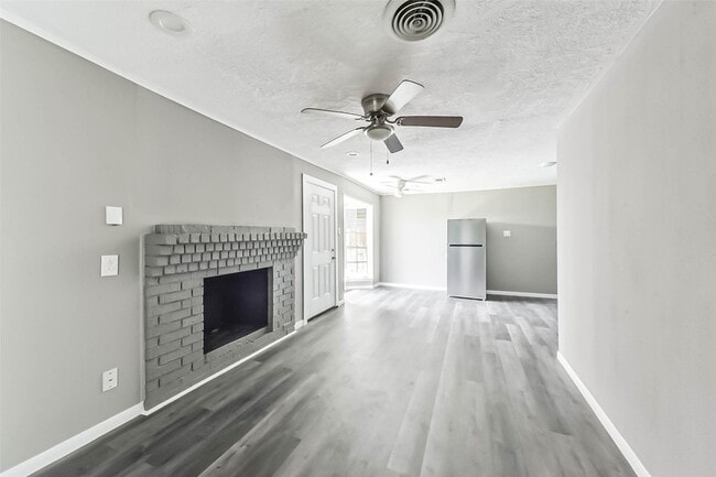 Building Photo - 14249 Brownsville St
