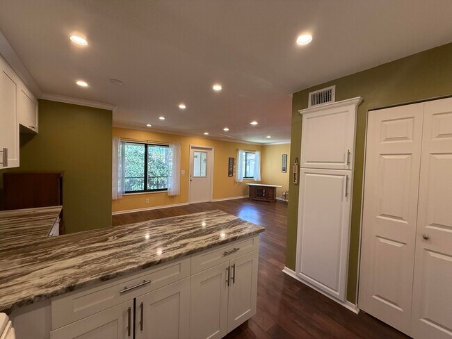Building Photo - 229 Pine HOV Cir