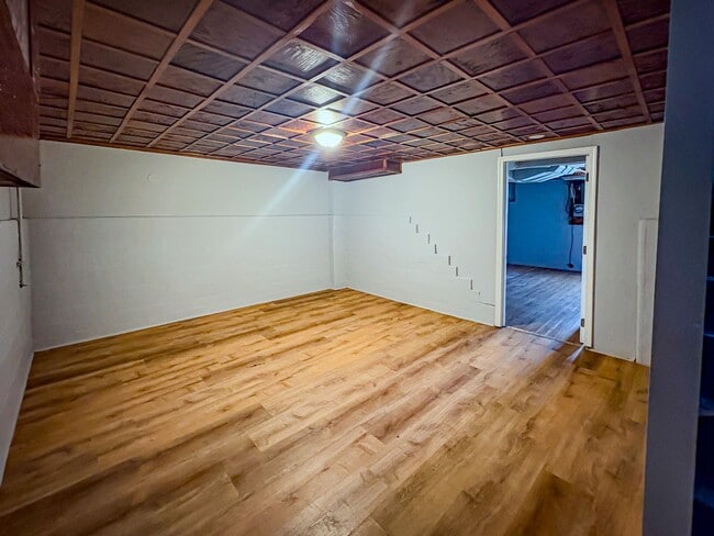 Building Photo - 5967 Glen Falls Ave