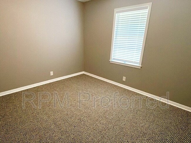 Building Photo - 10506 Rockaway Dr