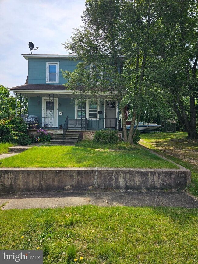 Building Photo - 16 Marshall Ave
