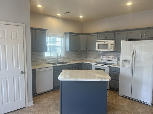 Building Photo - 1019 Briggs Ln