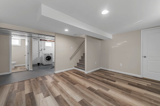 Building Photo - 6837 Julian Ave